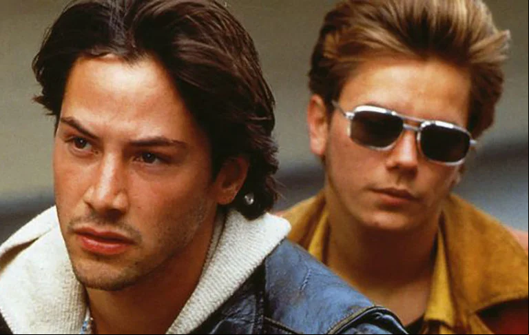 Keanu Reeves tornou-se amigo de River Phoenix, com quem atuou em Garotos de Programa (1991). A morte de River por overdose abalou muito o ator.