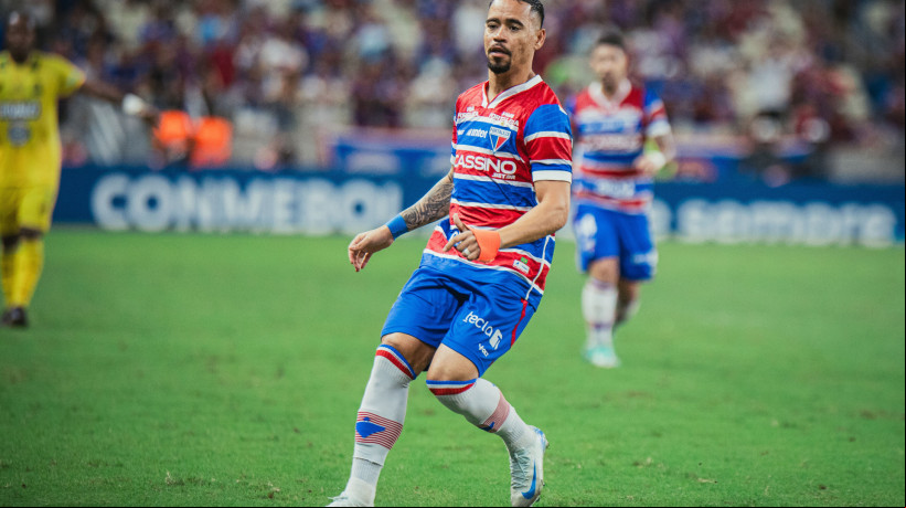Atacante Yago Pikachu no jogo Fortaleza x Bucaramanga, no Castelão, pela Copa Libertadores 2025 