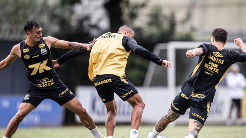 No CT Rei Pelé, Santos se prepara para enfrentar o Fortaleza