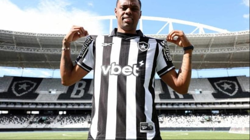 Zagueiro, de 29 anos, que embarcou para os Estados Unidos, assinou contrato com o Alvinegro até junho de 2028 e usará a camisa 31