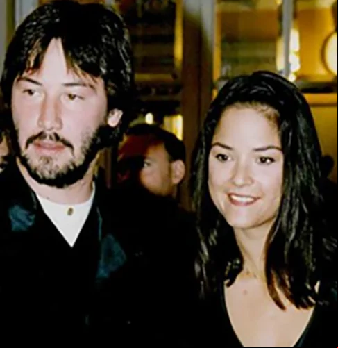 Outro drama vivido por Keanu Reeves foi a doença da irmã Kim. Ela teve leucemia e quase morreu. Sensibilizado, ele criou uma fundação para financiar pesquisas sobre câncer e auxiliar pessoas doentes.