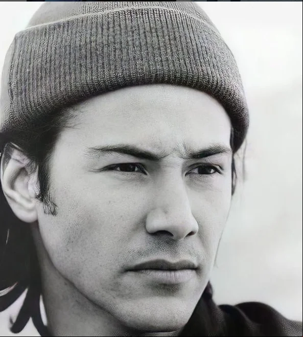 Quando Keanu tinha 12 anos, a mãe se mudou com ele e a filha Kim para Nova York. Patricia casou-se com Paul Aaron, diretor de teatro, e a família foi para o Canadá. Todos adquiriram cidadania canadense. O casamento durou apenas um ano, mas Paul tornou-se um padrasto adotado como pai pelo ator.
